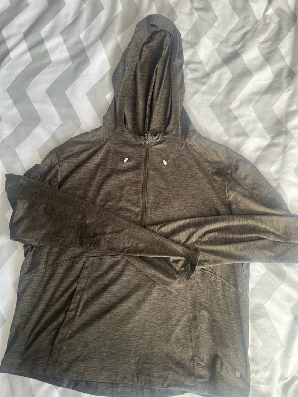 Women’s green athletic long sleeve hoodie